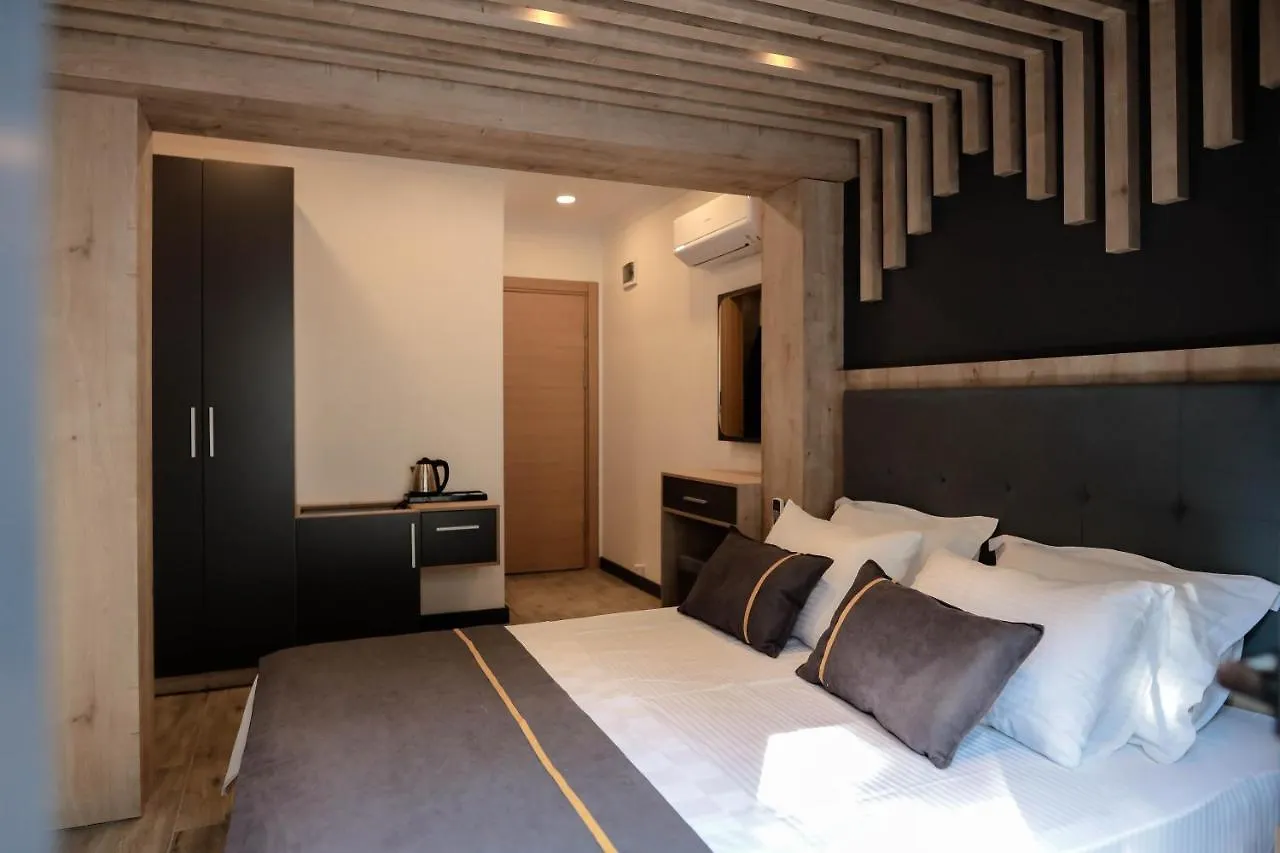 Badawood Arjin Hotell Ayvalı